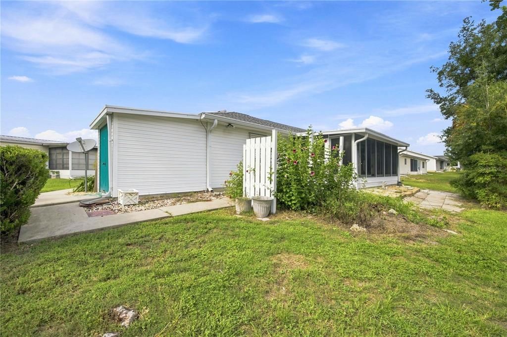 For Sale: $150,000 (2 beds, 2 baths, 1192 Square Feet)
