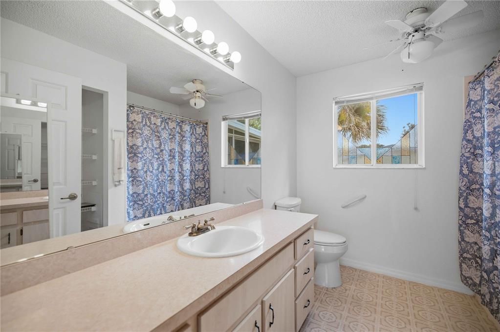 For Sale: $150,000 (2 beds, 2 baths, 1192 Square Feet)