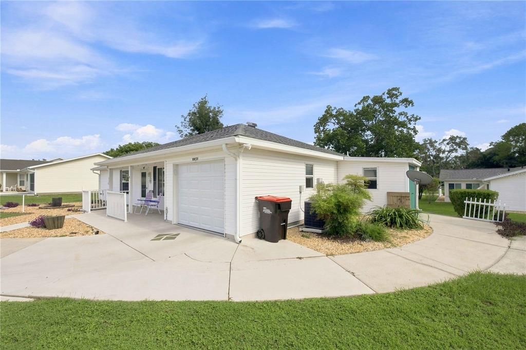 For Sale: $150,000 (2 beds, 2 baths, 1192 Square Feet)