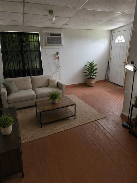В аренду: $1,200 (2 спален, 1 ванн, 675 Квадратных фут)