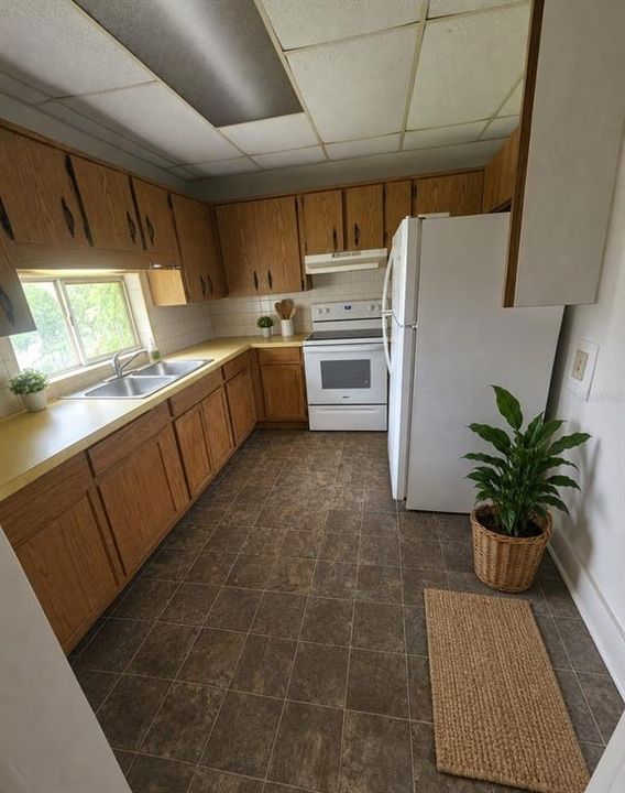 В аренду: $1,200 (2 спален, 1 ванн, 675 Квадратных фут)