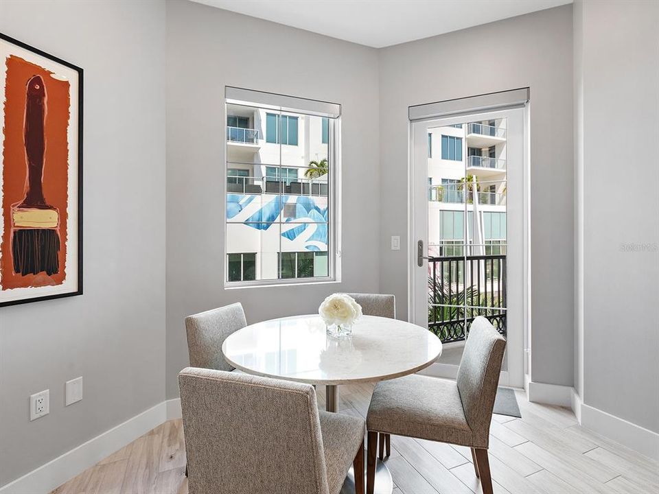 For Sale: $615,000 (1 beds, 1 baths, 752 Square Feet)