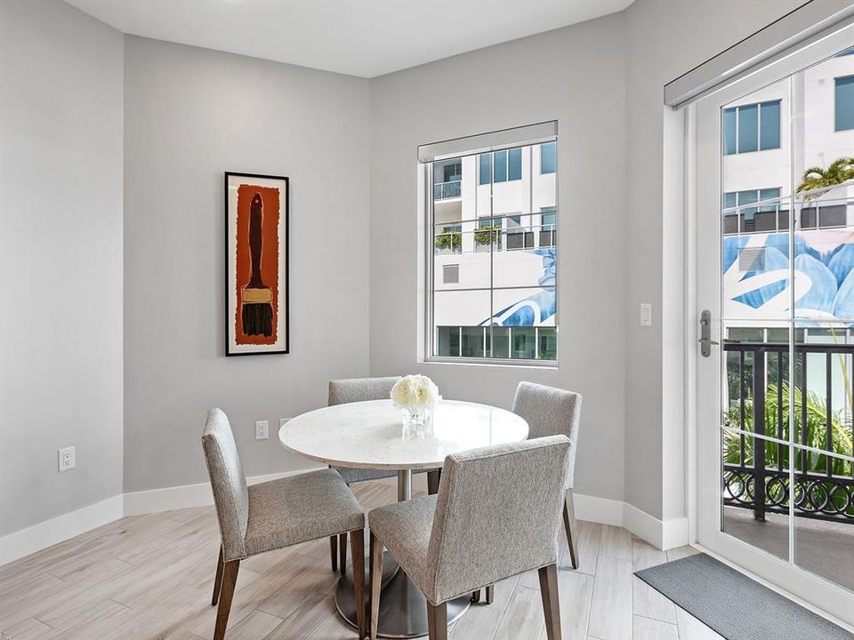 For Sale: $615,000 (1 beds, 1 baths, 752 Square Feet)