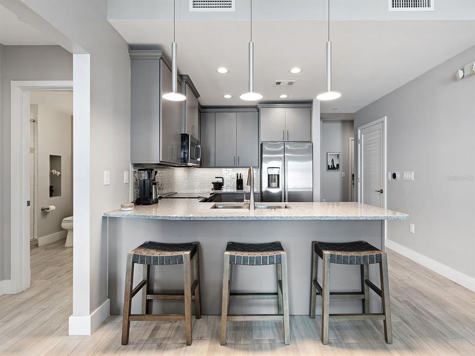 For Sale: $615,000 (1 beds, 1 baths, 752 Square Feet)