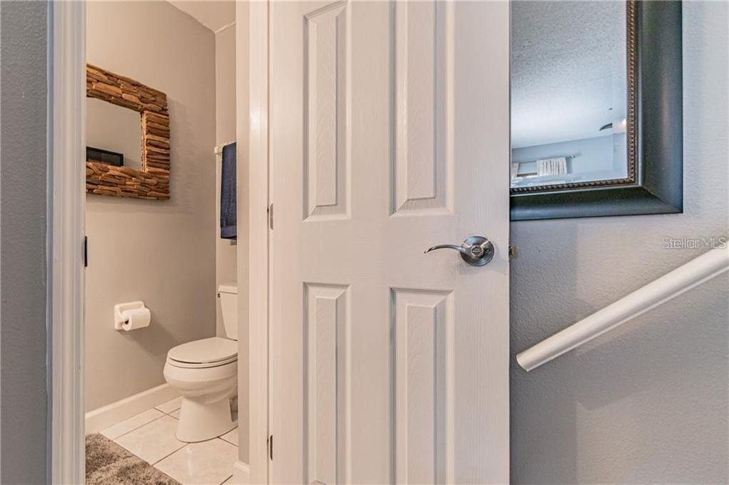For Rent: $1,750 (2 beds, 1 baths, 853 Square Feet)