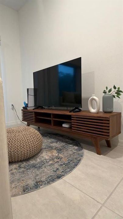 В аренду: $2,100 (3 спален, 2 ванн, 1373 Квадратных фут)