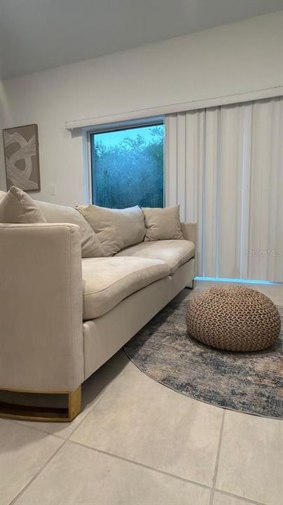 В аренду: $2,100 (3 спален, 2 ванн, 1373 Квадратных фут)