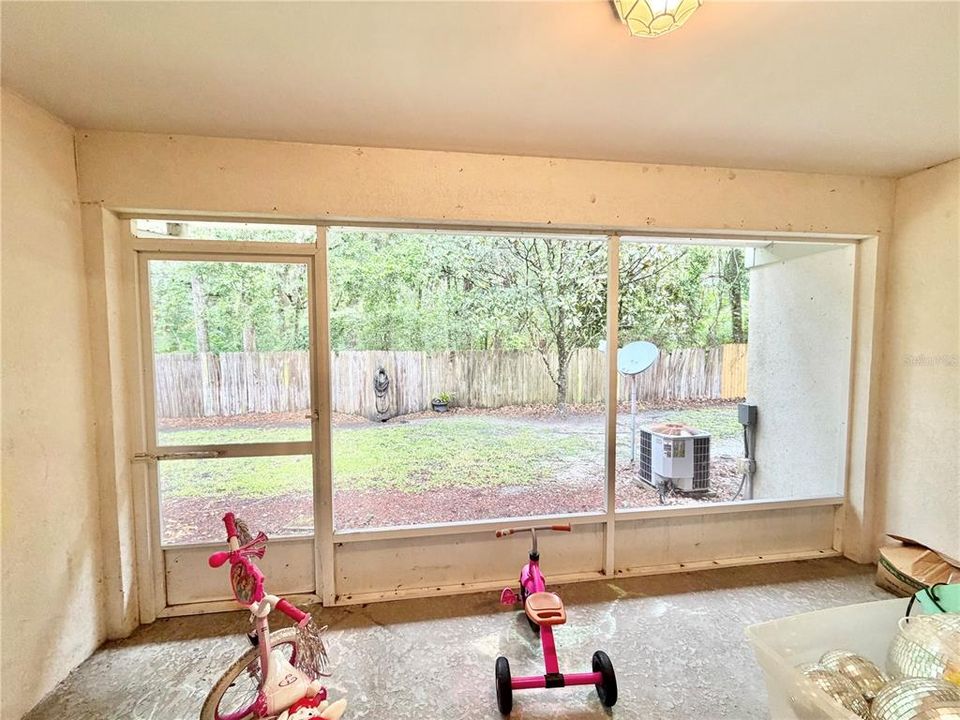 For Sale: $215,000 (2 beds, 2 baths, 1120 Square Feet)