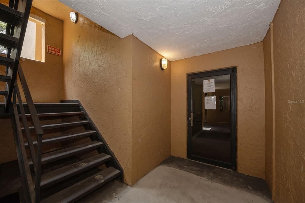 For Sale: $109,900 (1 beds, 1 baths, 797 Square Feet)