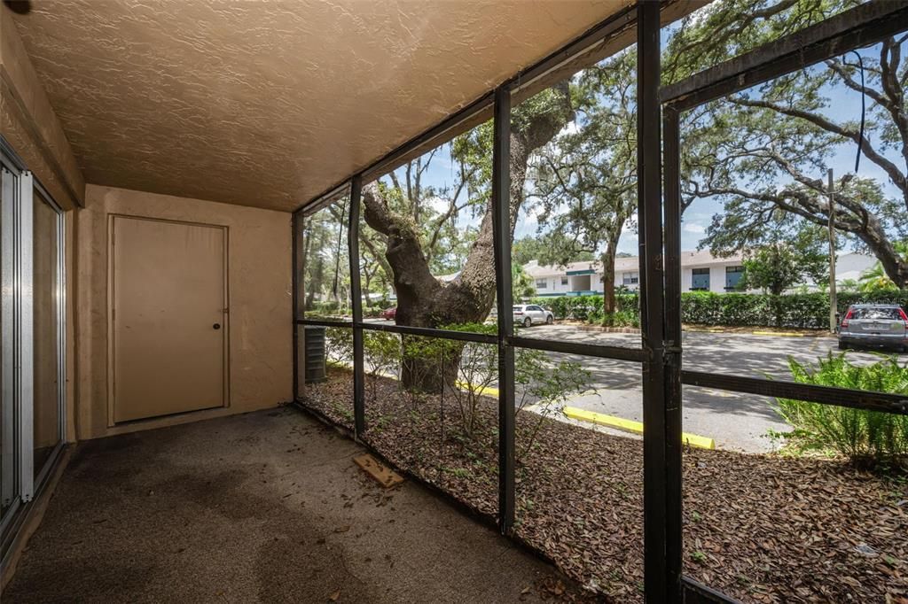 For Sale: $109,900 (1 beds, 1 baths, 797 Square Feet)