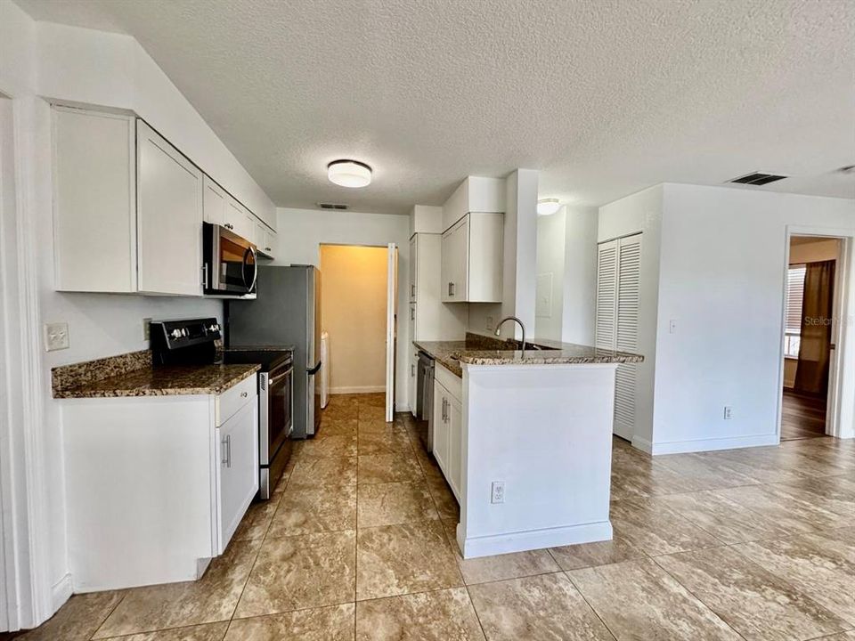 For Rent: $1,700 (2 beds, 2 baths, 934 Square Feet)