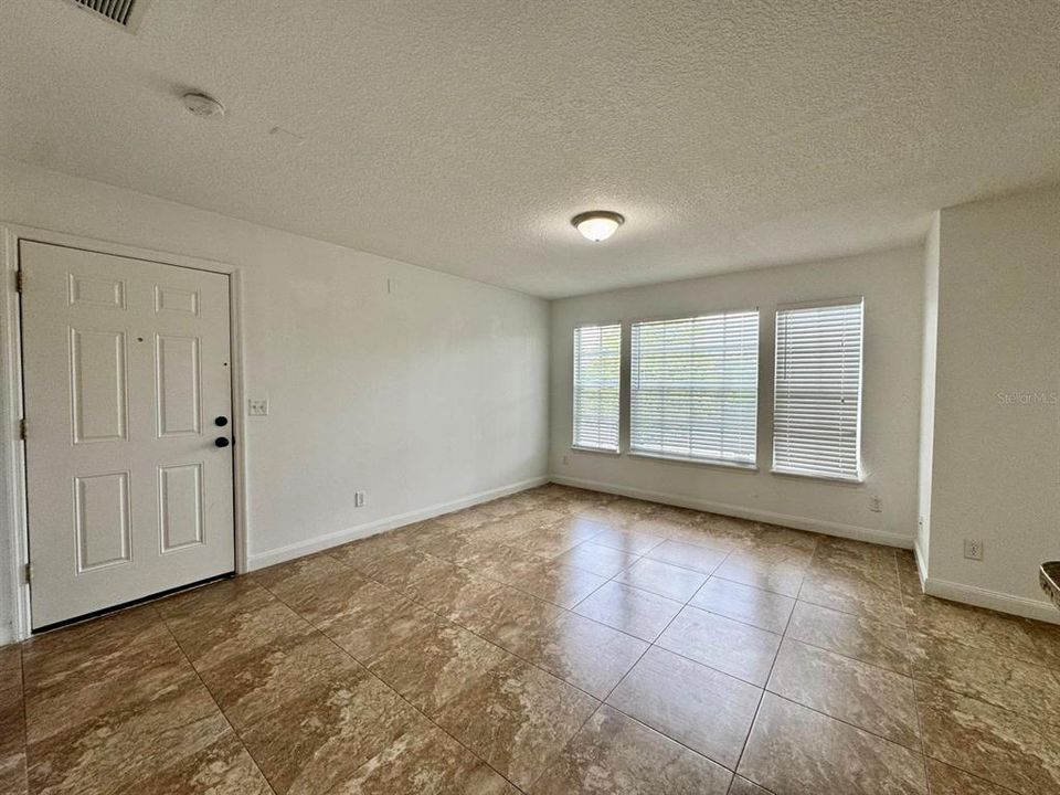 For Rent: $1,700 (2 beds, 2 baths, 934 Square Feet)