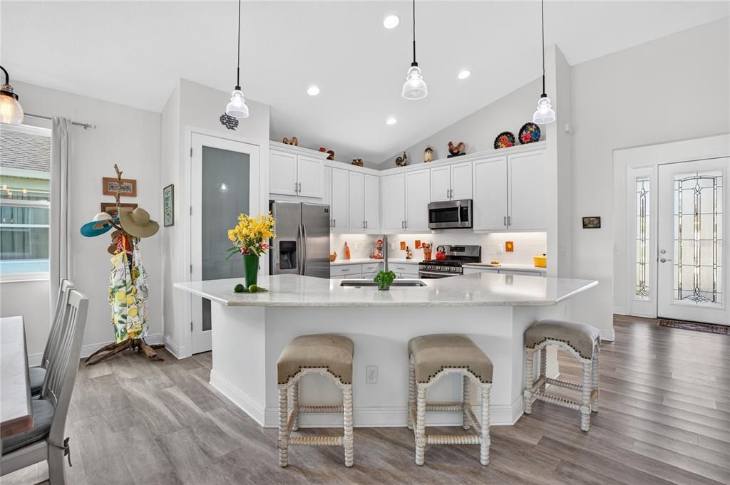 For Sale: $500,000 (3 beds, 2 baths, 2122 Square Feet)