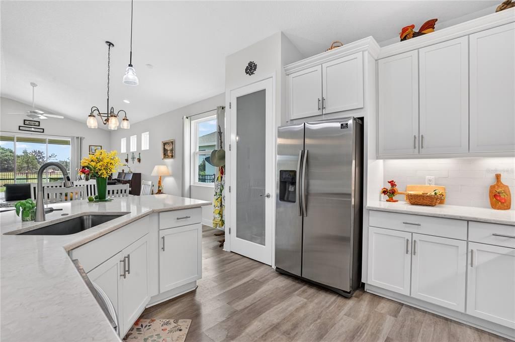 For Sale: $500,000 (3 beds, 2 baths, 2122 Square Feet)
