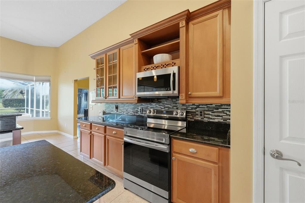 En Venta: $675,000 (4 camas, 3 baños, 2660 Pies cuadrados)