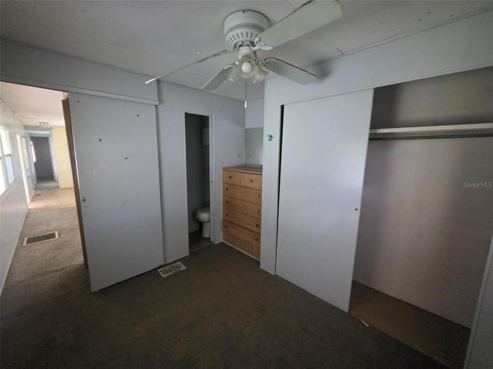 For Sale: $49,049 (2 beds, 1 baths, 830 Square Feet)