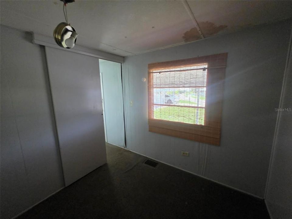 For Sale: $49,049 (2 beds, 1 baths, 830 Square Feet)