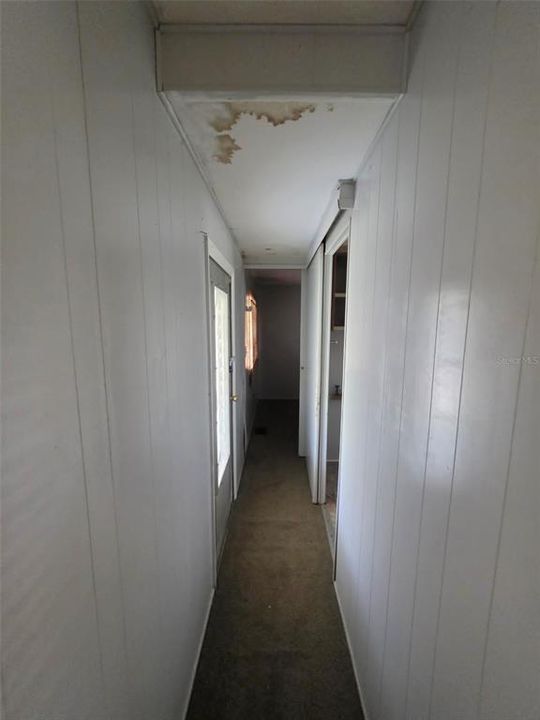 For Sale: $49,049 (2 beds, 1 baths, 830 Square Feet)