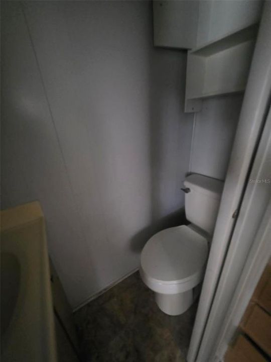 For Sale: $49,049 (2 beds, 1 baths, 830 Square Feet)