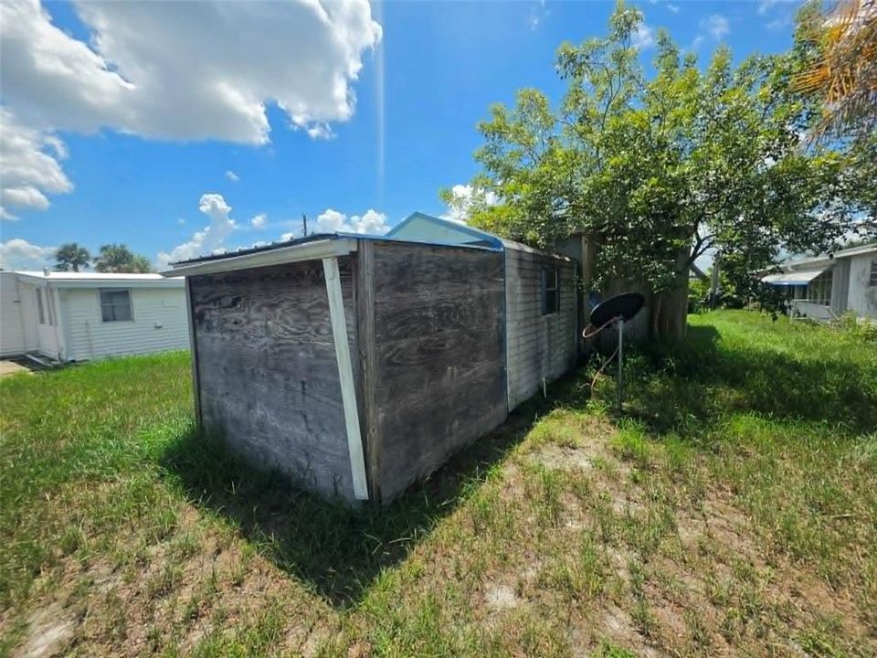 For Sale: $49,049 (2 beds, 1 baths, 830 Square Feet)