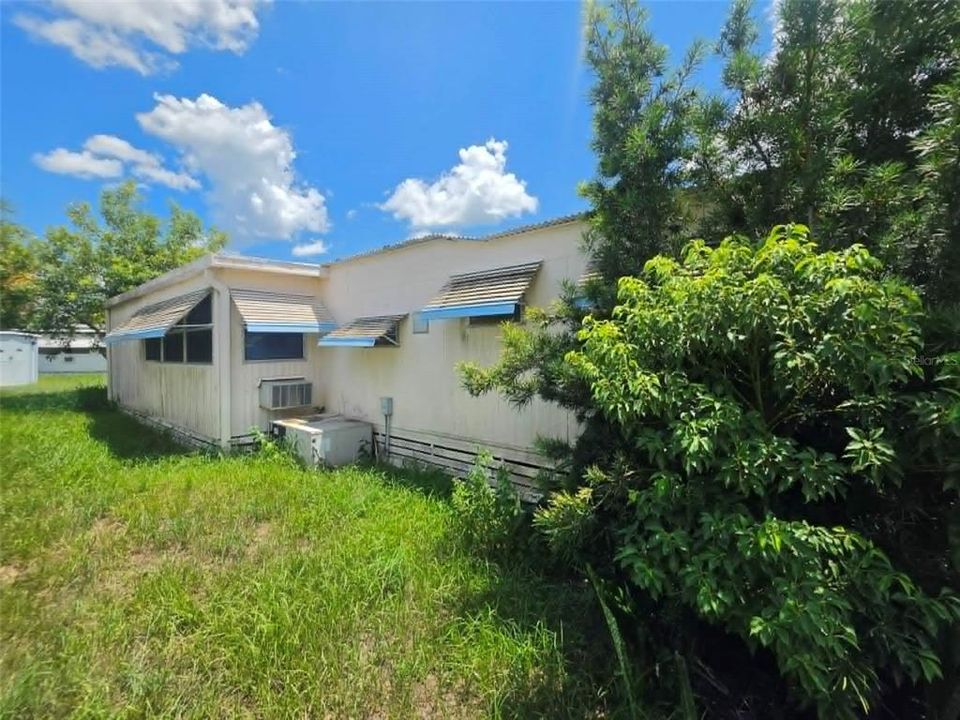 For Sale: $49,049 (2 beds, 1 baths, 830 Square Feet)