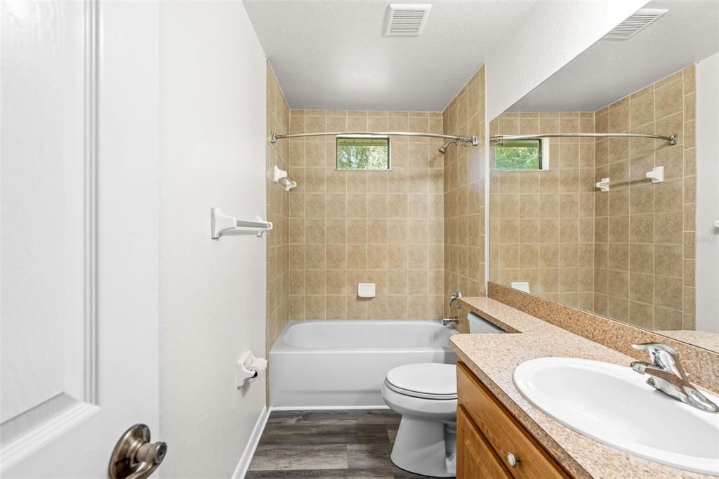 For Sale: $299,900 (3 beds, 2 baths, 1377 Square Feet)