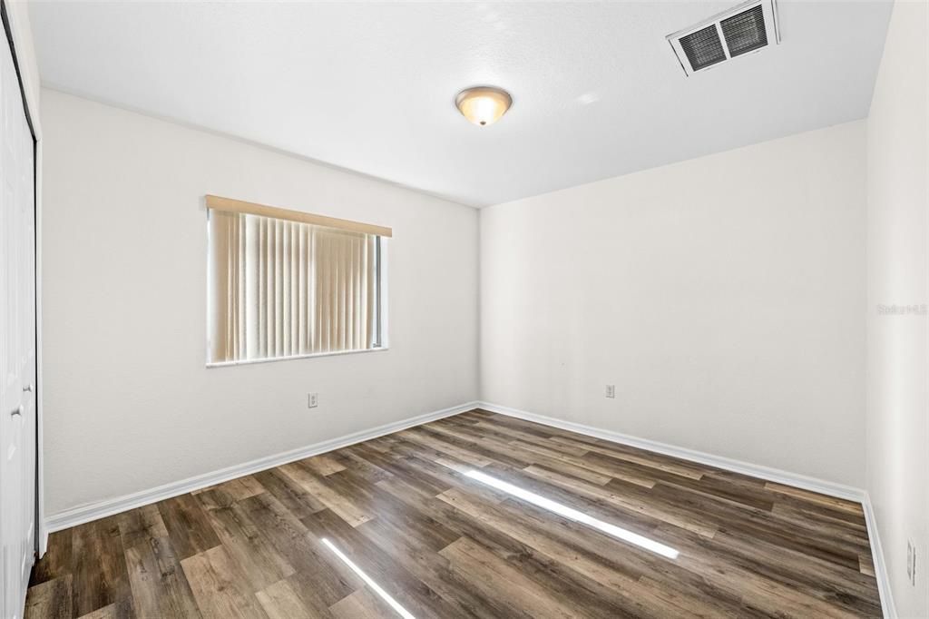 For Sale: $299,900 (3 beds, 2 baths, 1377 Square Feet)