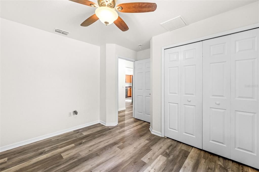 For Sale: $299,900 (3 beds, 2 baths, 1377 Square Feet)