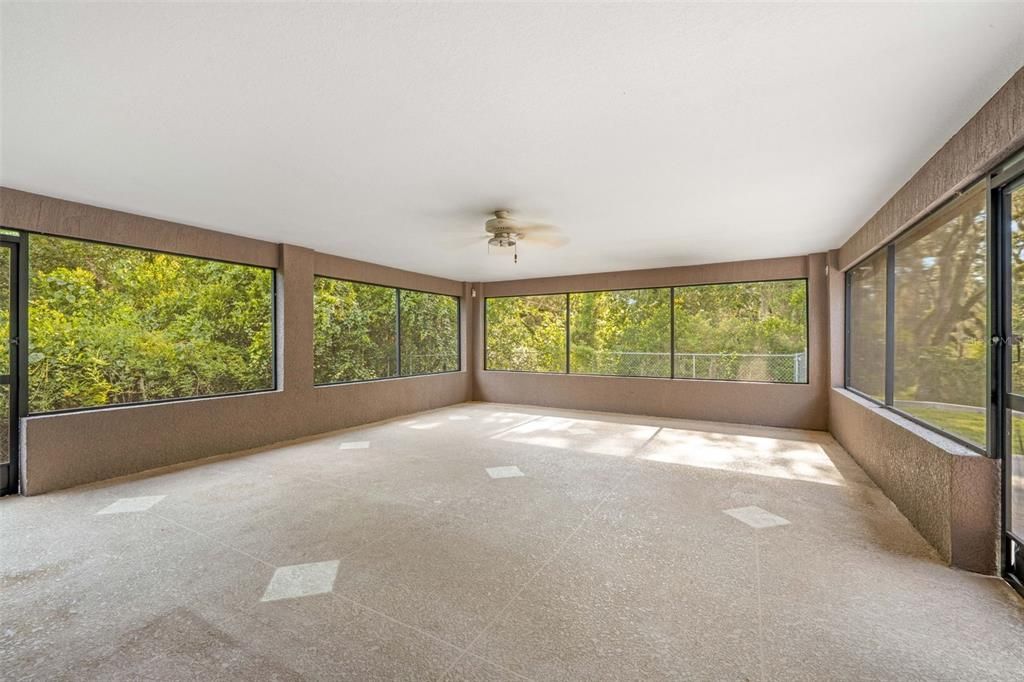 For Sale: $299,900 (3 beds, 2 baths, 1377 Square Feet)