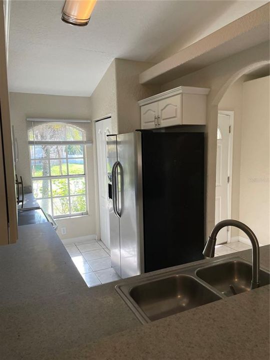 For Rent: $2,000 (3 beds, 2 baths, 1182 Square Feet)
