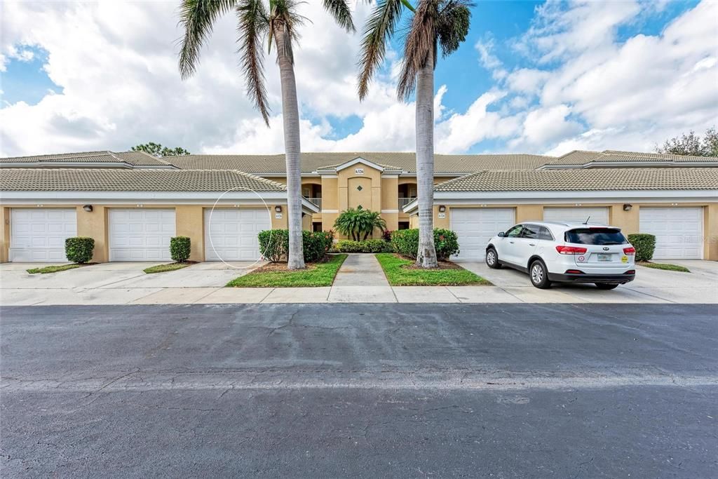 For Rent: $2,200 (2 beds, 2 baths, 1346 Square Feet)