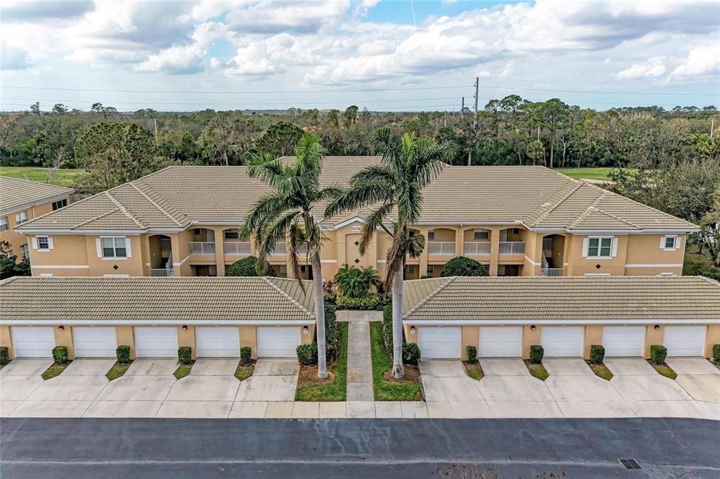 For Rent: $2,200 (2 beds, 2 baths, 1346 Square Feet)