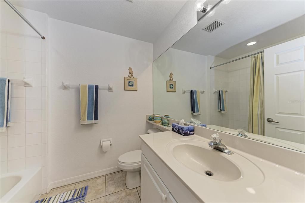 For Rent: $2,200 (2 beds, 2 baths, 1346 Square Feet)