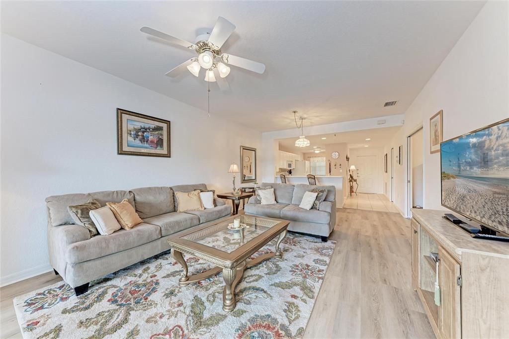 For Rent: $2,200 (2 beds, 2 baths, 1346 Square Feet)