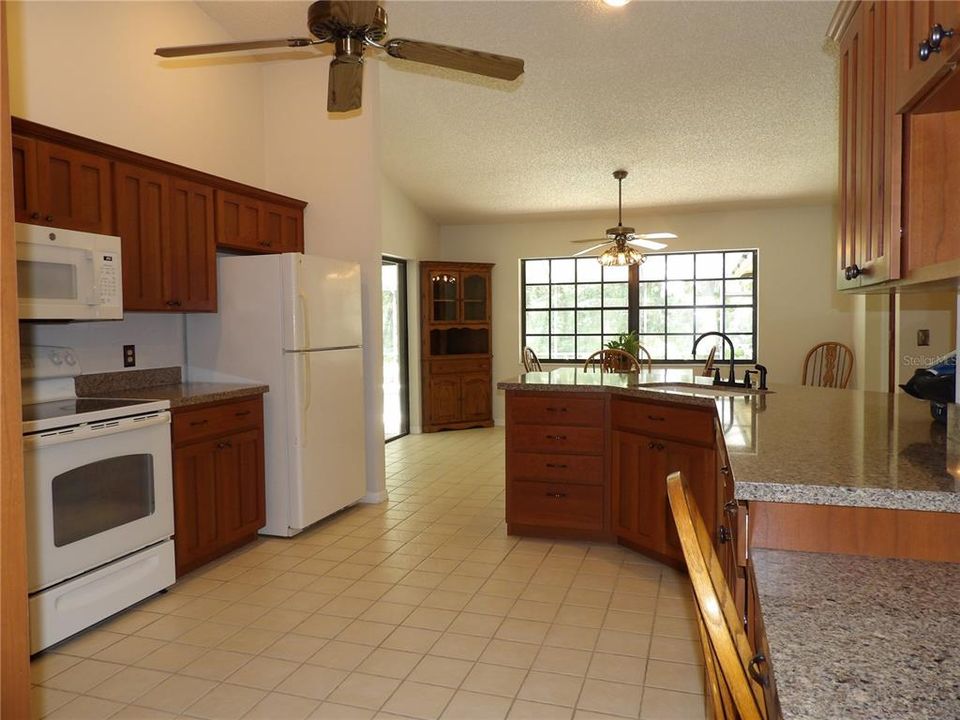 En Venta: $621,410 (4 camas, 3 baños, 2793 Pies cuadrados)