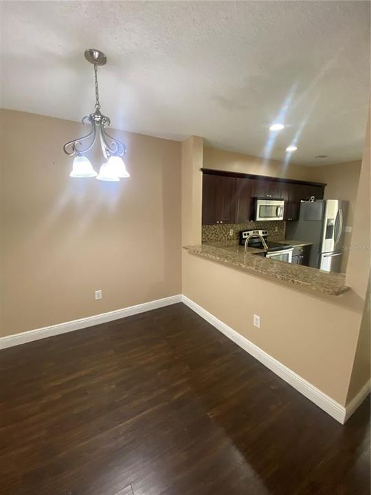 For Rent: $1,800 (2 beds, 1 baths, 1110 Square Feet)