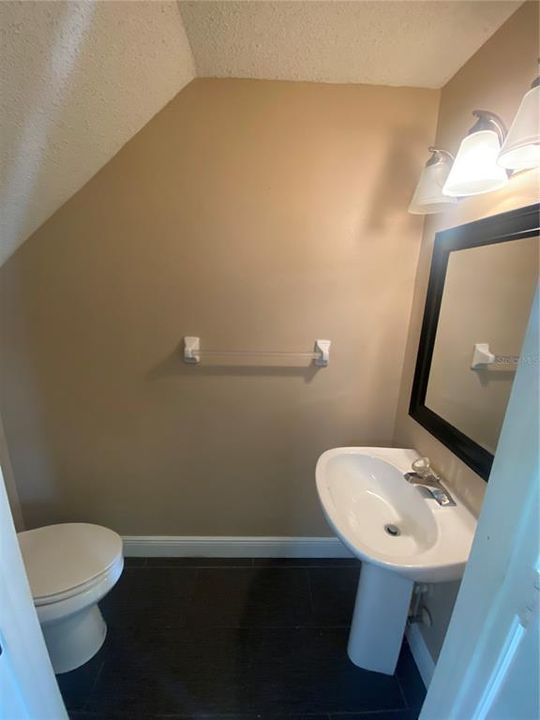 For Rent: $1,800 (2 beds, 1 baths, 1110 Square Feet)