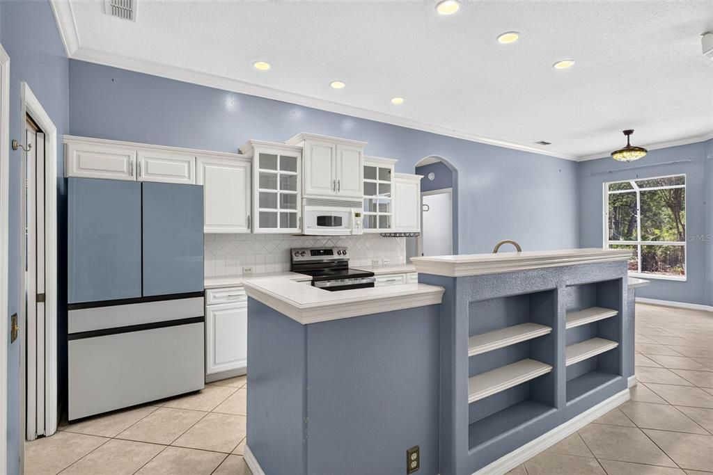 For Sale: $430,000 (3 beds, 2 baths, 1946 Square Feet)