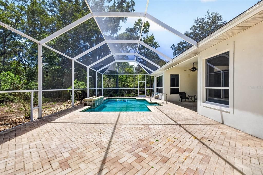 For Sale: $430,000 (3 beds, 2 baths, 1946 Square Feet)