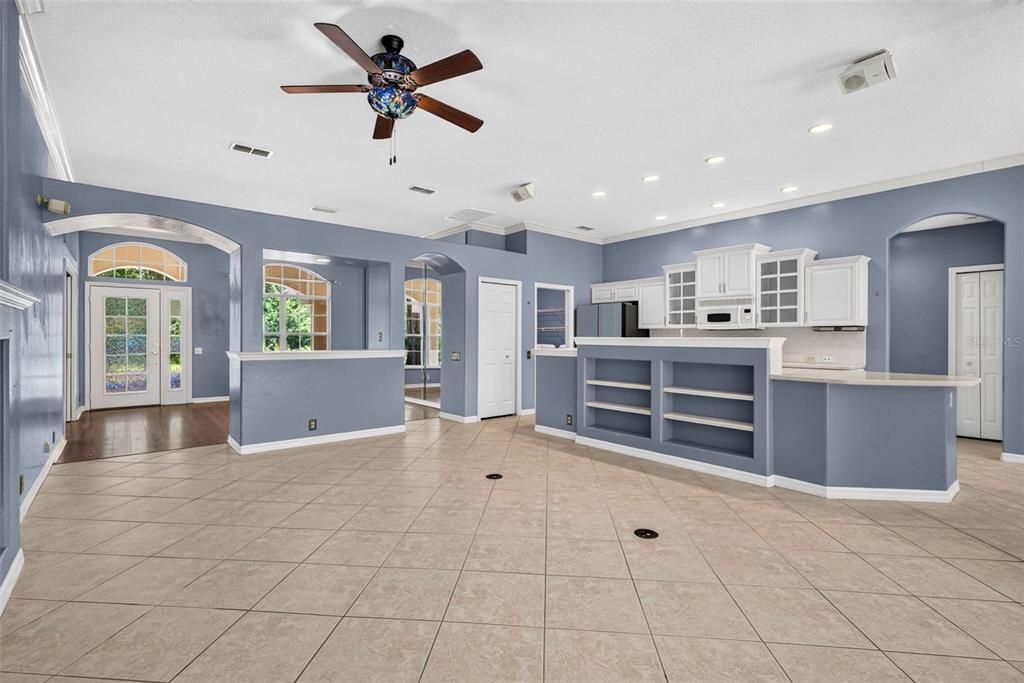 For Sale: $430,000 (3 beds, 2 baths, 1946 Square Feet)
