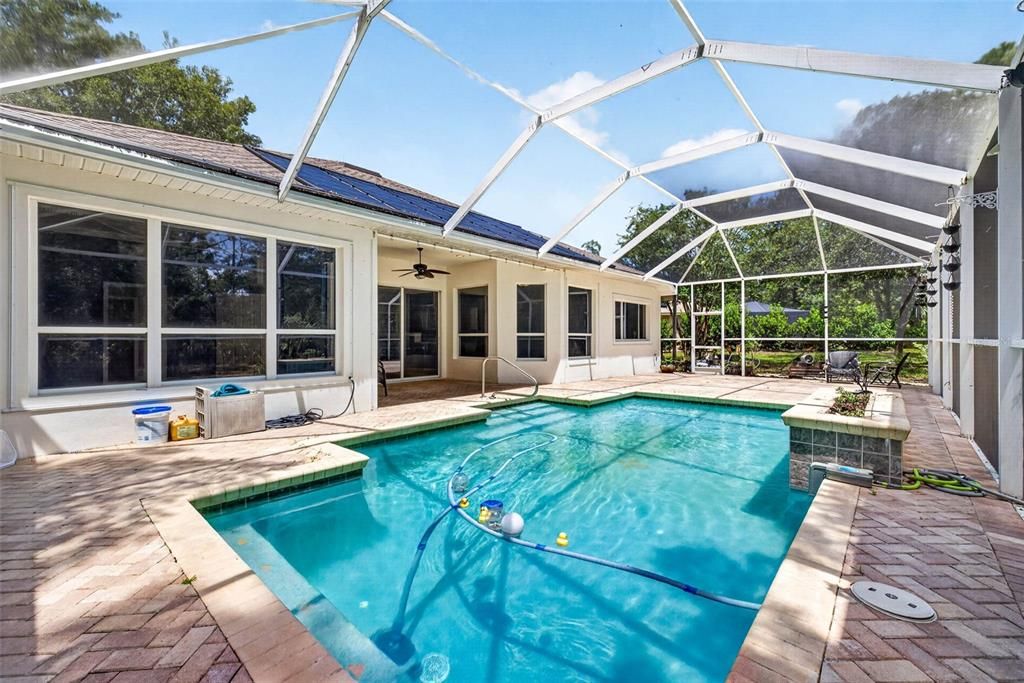 For Sale: $430,000 (3 beds, 2 baths, 1946 Square Feet)