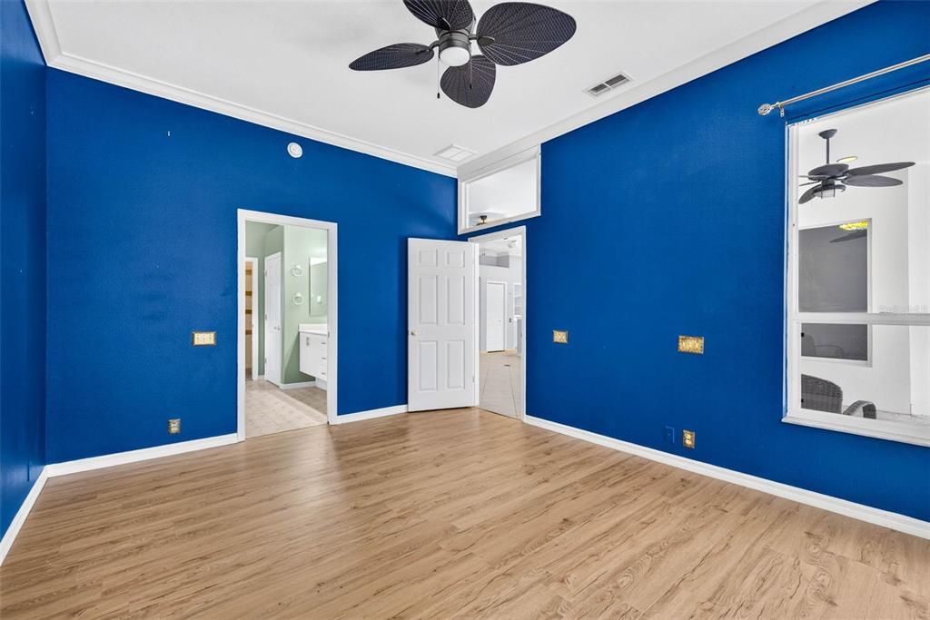 For Sale: $430,000 (3 beds, 2 baths, 1946 Square Feet)