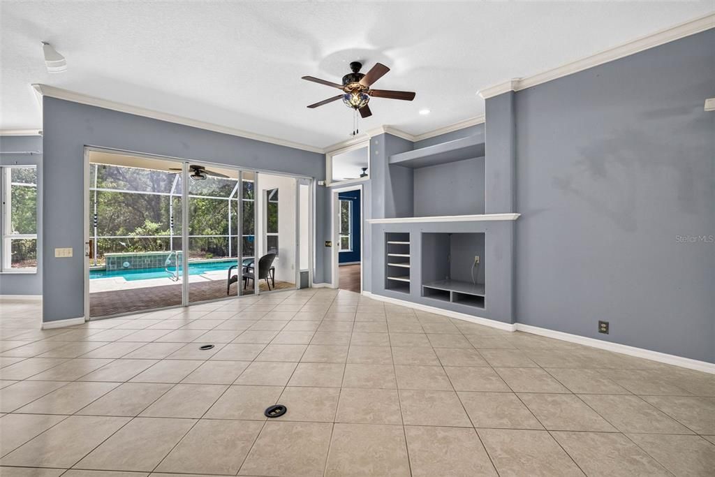 For Sale: $430,000 (3 beds, 2 baths, 1946 Square Feet)