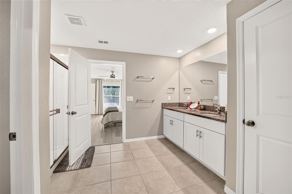 For Sale: $419,900 (4 beds, 2 baths, 1930 Square Feet)