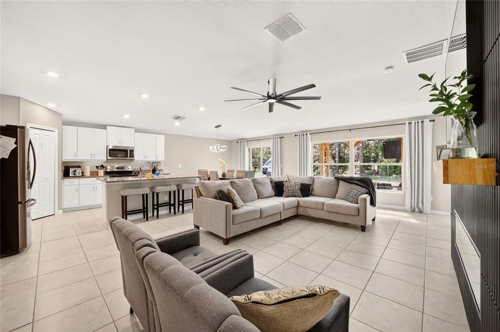 For Sale: $419,900 (4 beds, 2 baths, 1930 Square Feet)