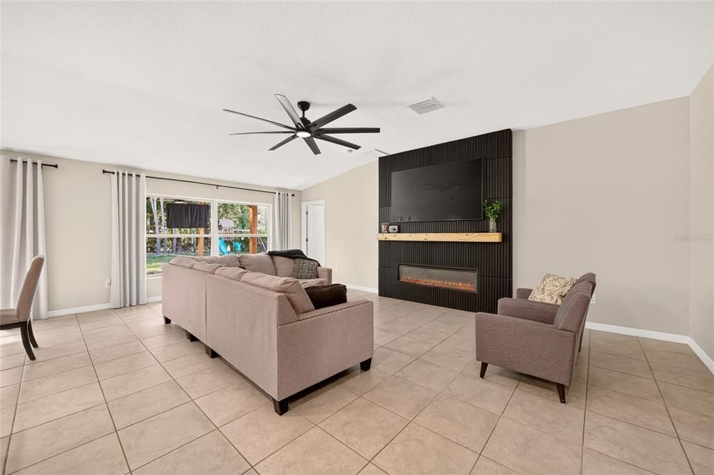 For Sale: $419,900 (4 beds, 2 baths, 1930 Square Feet)