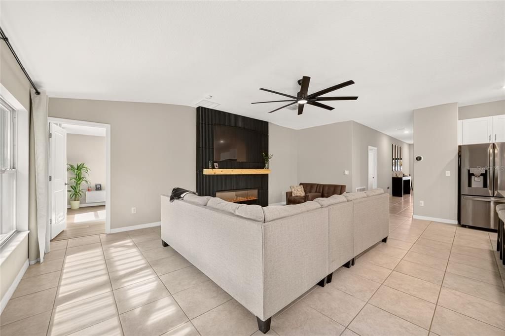 For Sale: $419,900 (4 beds, 2 baths, 1930 Square Feet)