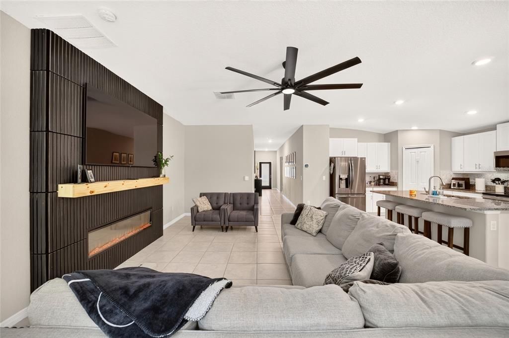 For Sale: $419,900 (4 beds, 2 baths, 1930 Square Feet)