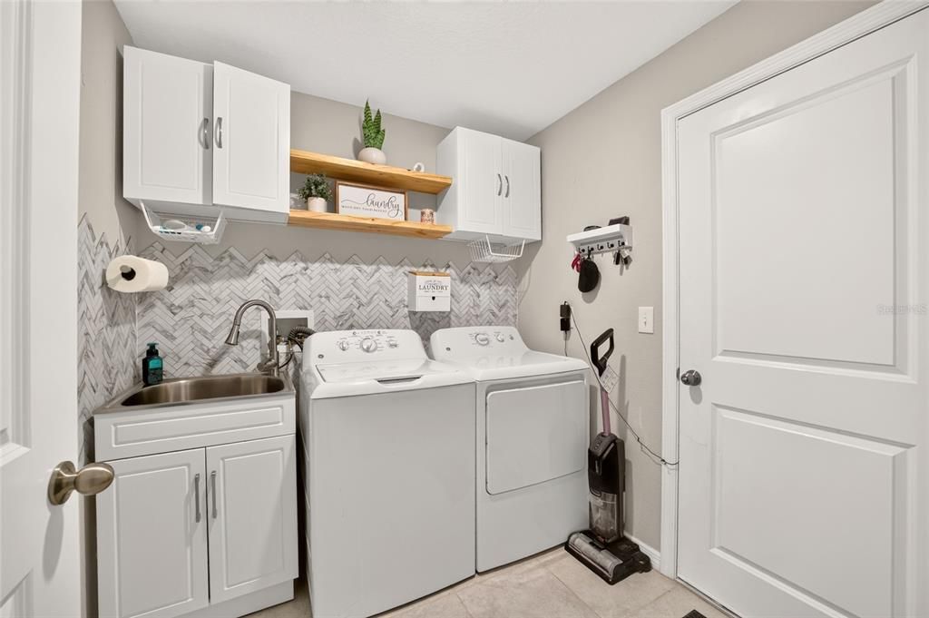 For Sale: $419,900 (4 beds, 2 baths, 1930 Square Feet)