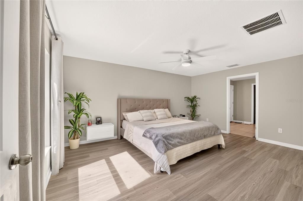 For Sale: $419,900 (4 beds, 2 baths, 1930 Square Feet)